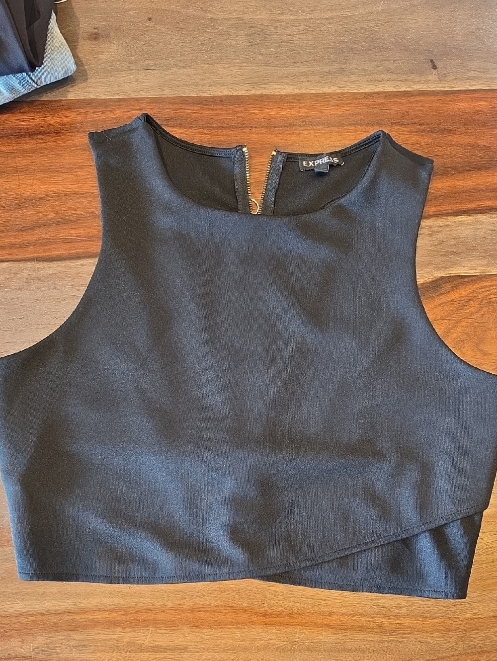 Express Black Cropped Sleeveless Shell Top